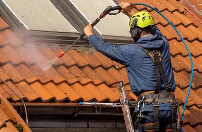Démoussage et hydrofuge de toiture à Courtémont